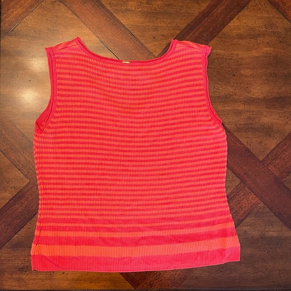 St. John Knit Tank Top - Picture 2 of 6